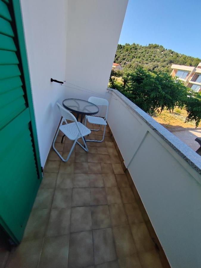 Room'S Brica Barbat na Rabu Экстерьер фото