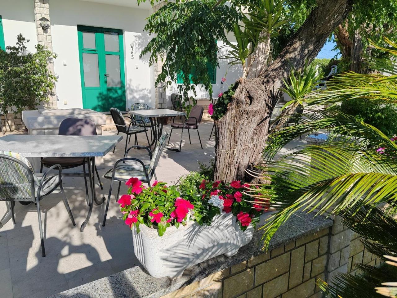 Room'S Brica Barbat na Rabu Экстерьер фото